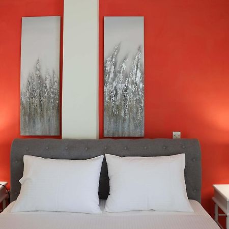 Spacious View Of Central Square Kalamata Exterior foto