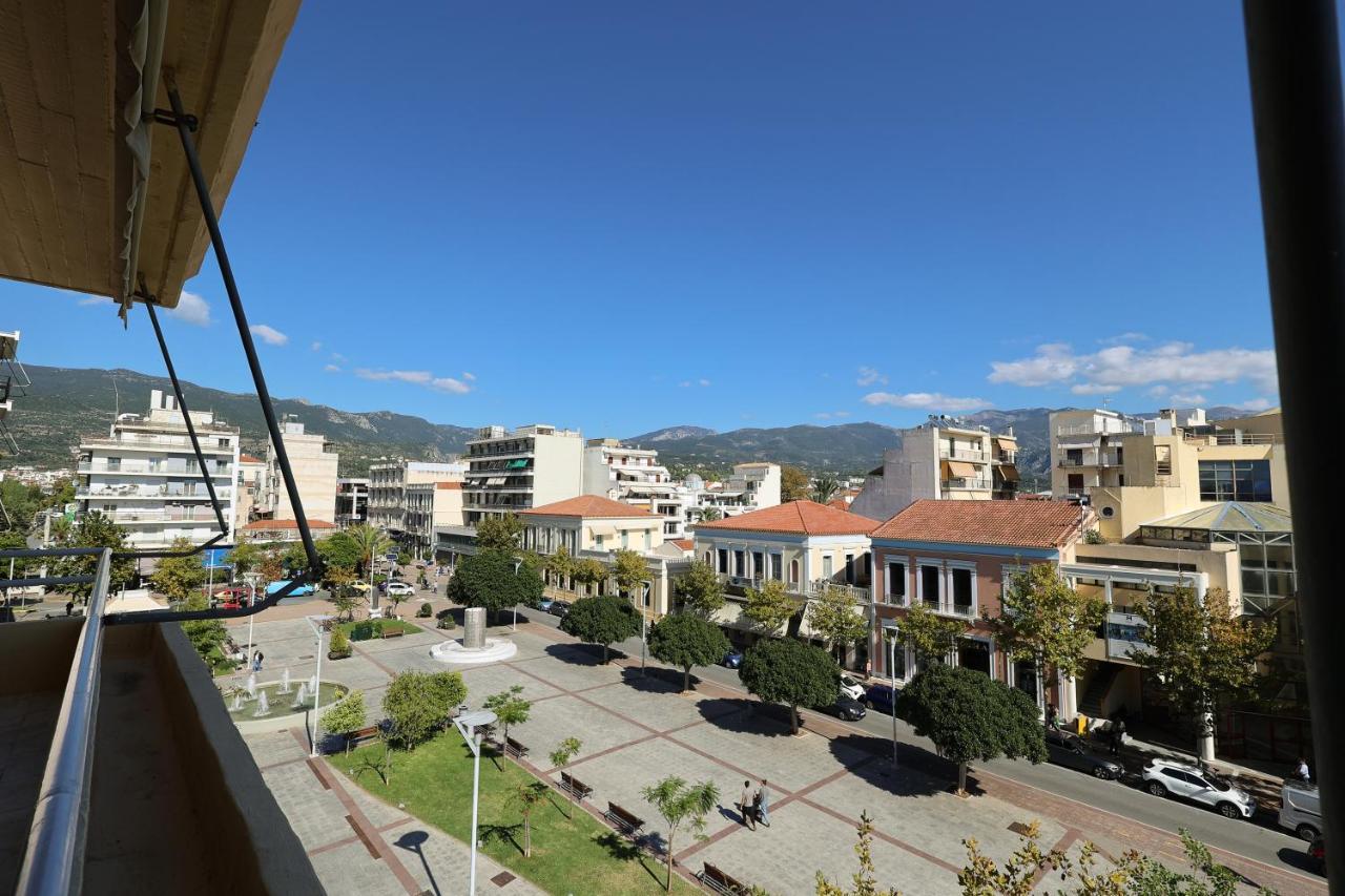 Spacious View Of Central Square Kalamata Exterior foto