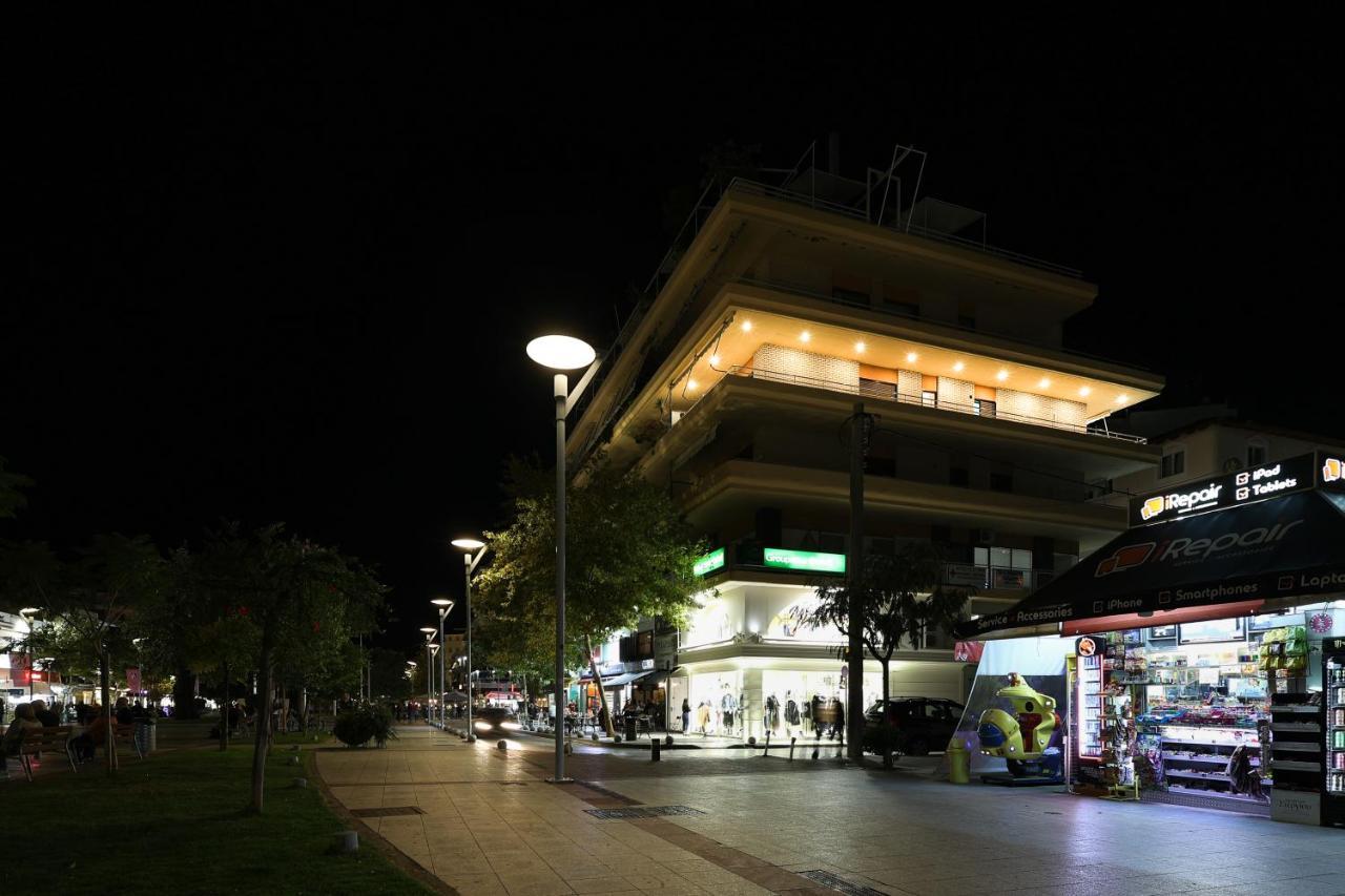 Spacious View Of Central Square Kalamata Exterior foto