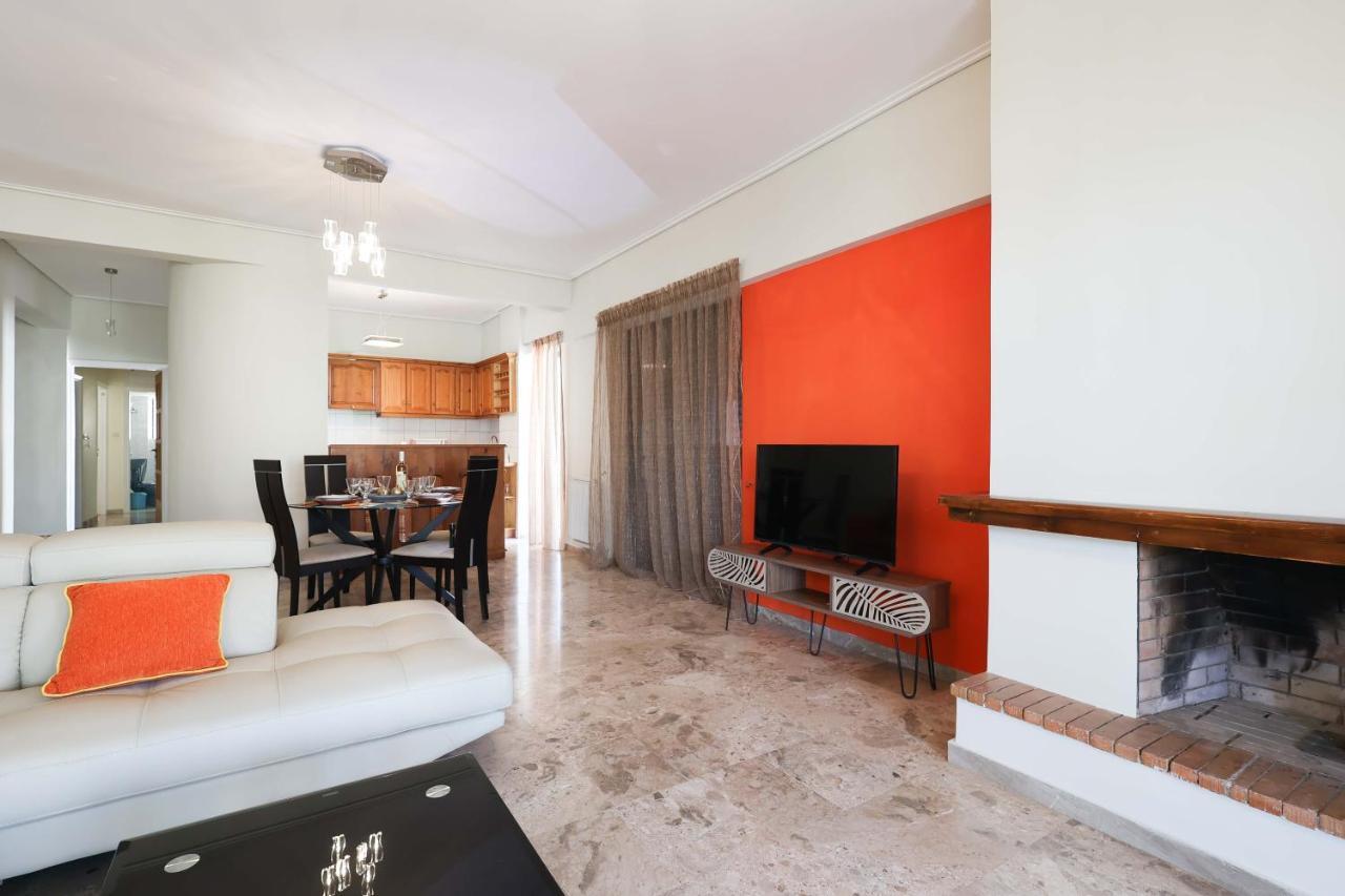 Spacious View Of Central Square Kalamata Exterior foto